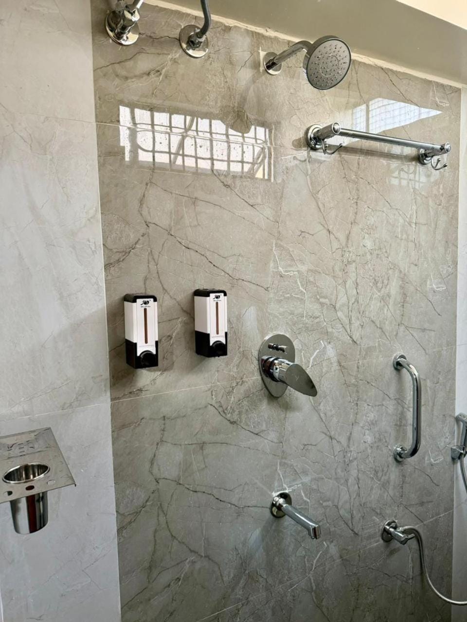 Shower, Bathroom, heating