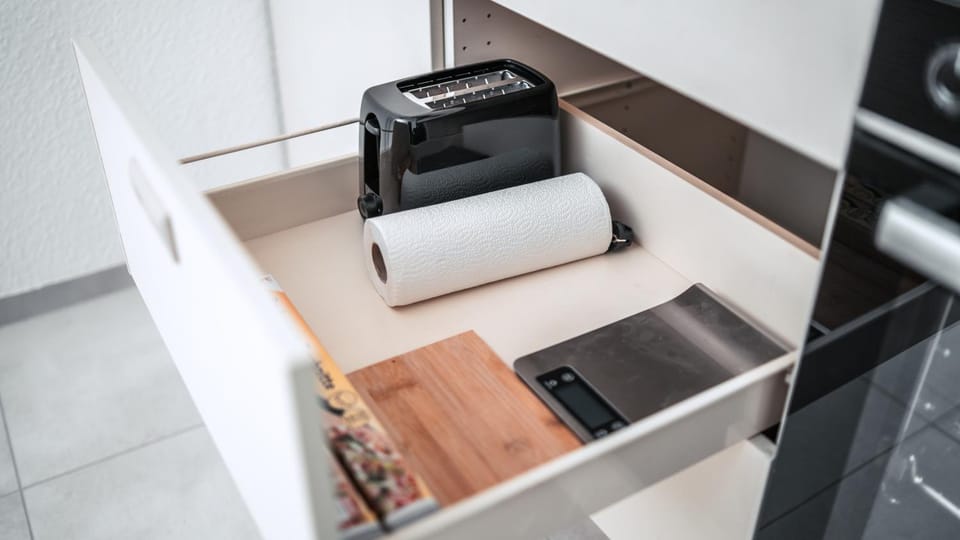 Kitchen or kitchenette, Decorative detail, Decorative detail, heating, heating, internet, internet, stove, stove, toaster, toaster, kitchen, kitchen
