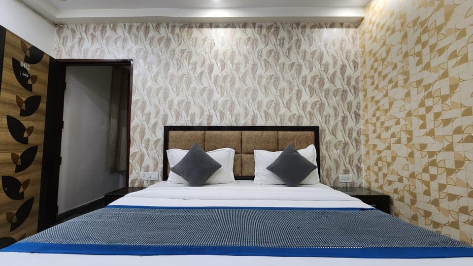 Hotel Silky Palace Near Delhi Airport Hotel in New Delhi