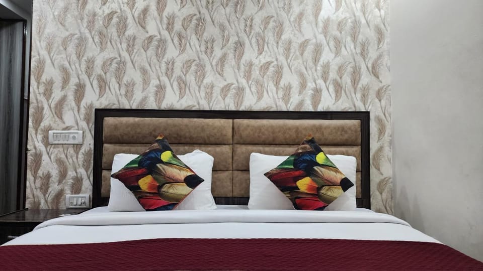 Hotel Silky Palace Near Delhi Airport Hotel in New Delhi