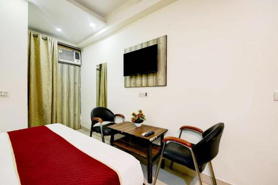 Hotel Silky Palace Near Delhi Airport Hotel in New Delhi