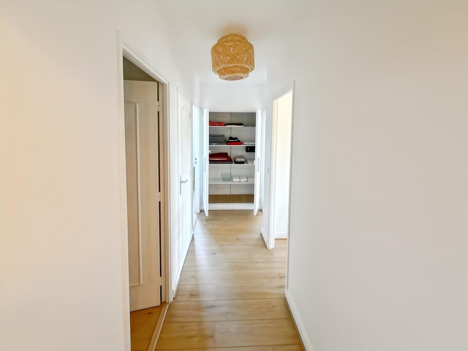 Spacious 2 bedroom apartment with parking Apartment in Saint-Tropez