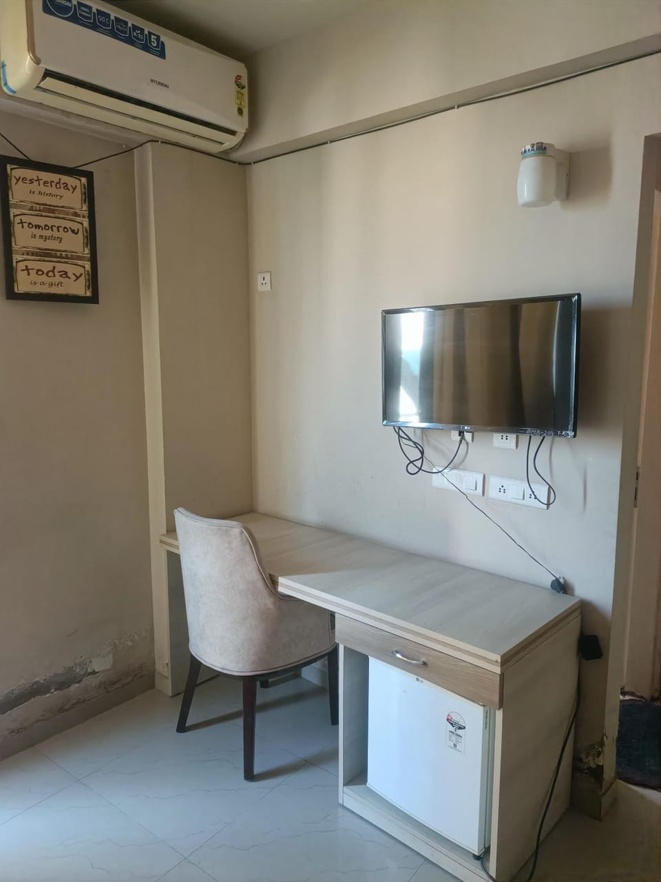TV and multimedia, air conditioner
