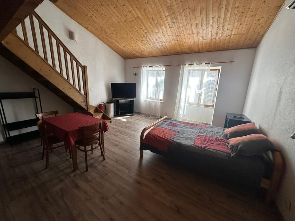 l Escale a la Voulte Apartment in Provence