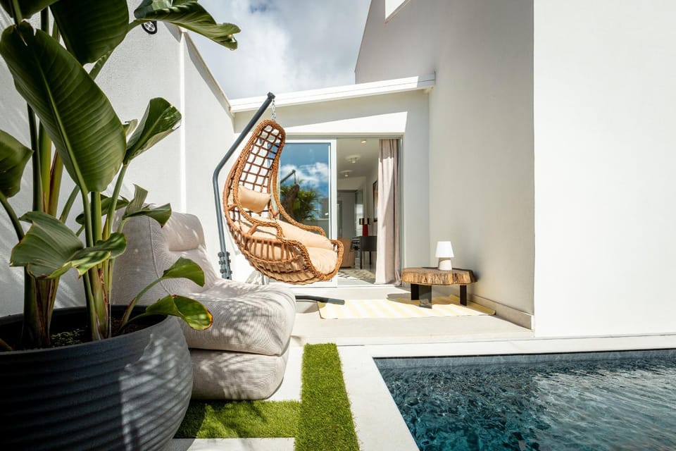 Patio, Balcony/Terrace, Seating area, Pool view, Swimming pool, sunbed