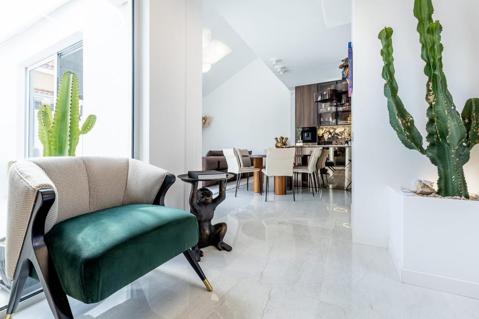 Seating area, Dining area