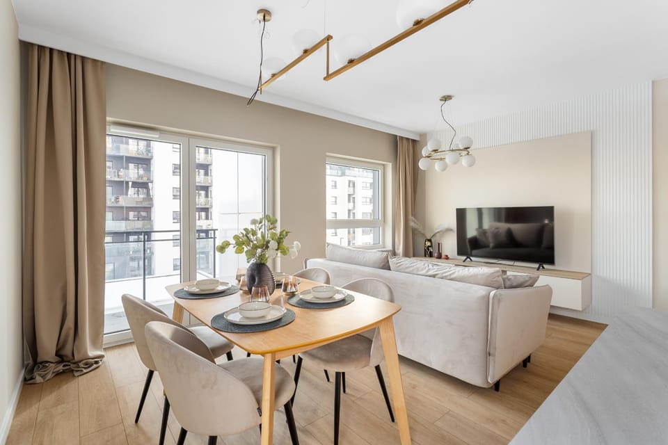 TV and multimedia, Living room, Seating area, Dining area, Evening entertainment