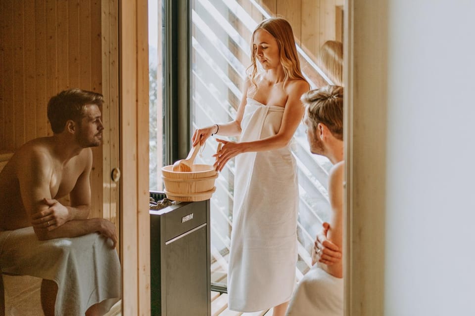 People, Hot Tub, Sauna, Guests, group of guests, towels