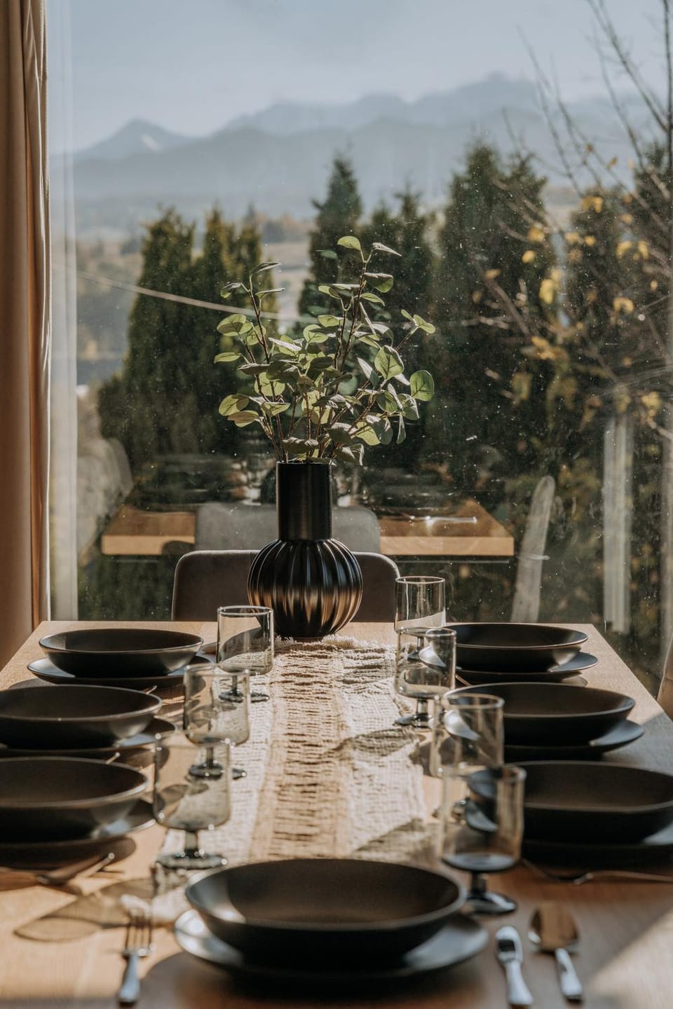 Day, Natural landscape, Dining area, Mountain view