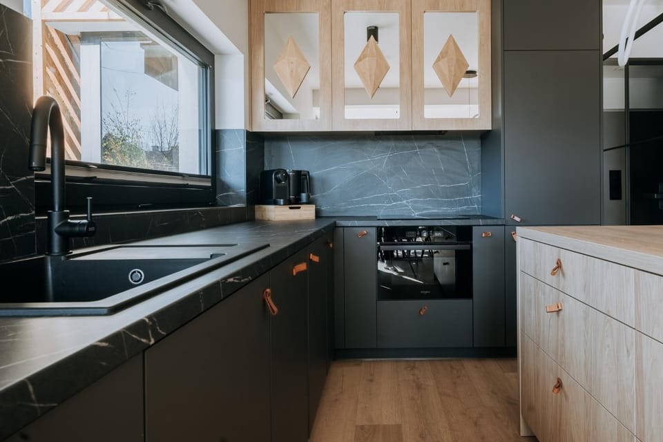 Kitchen or kitchenette, dishwasher, microwave, stove