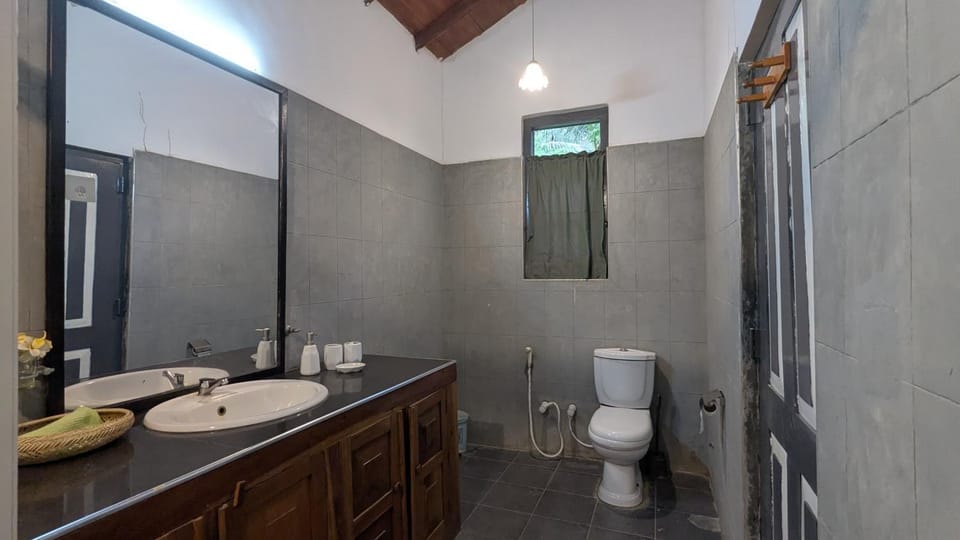 Ficus Bungalow House in Sri Lanka