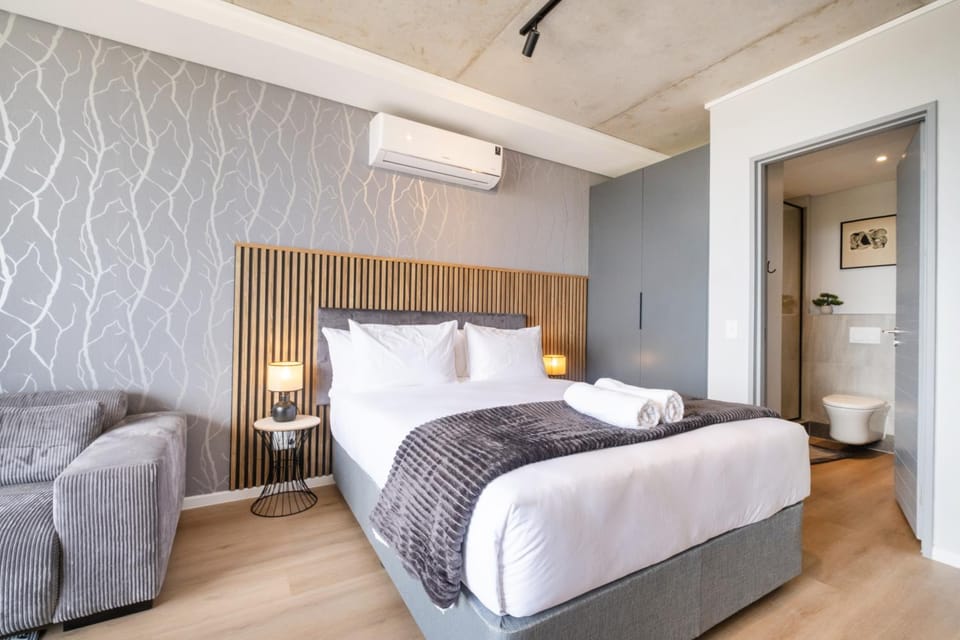 Bed, air conditioner