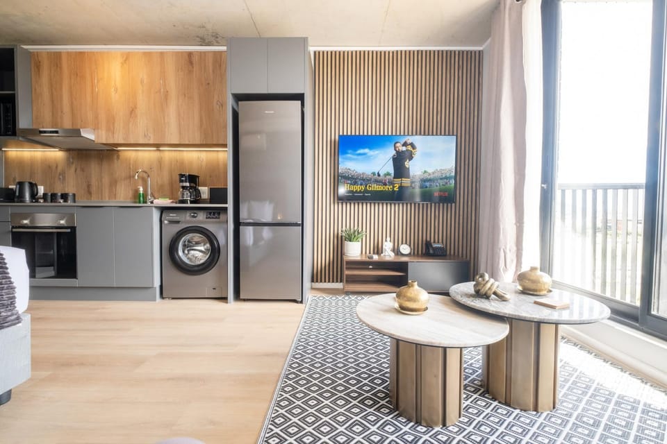 TV and multimedia, Balcony/Terrace, Living room, Seating area, washing machine