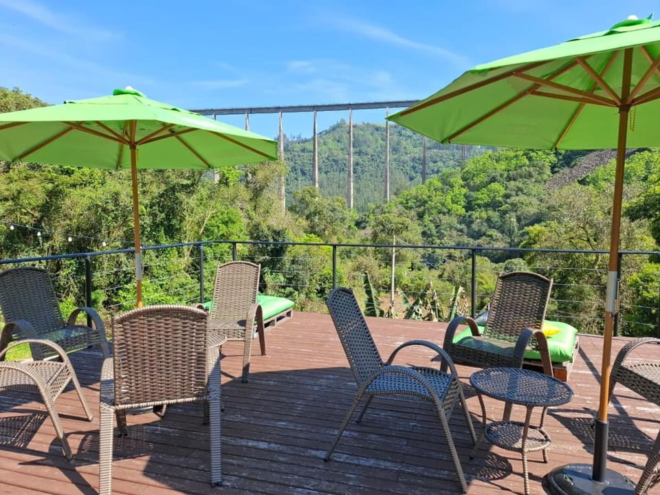 Cabanas V13, segundo maior viaduto do mundo! Com ar House in State of Santa Catarina