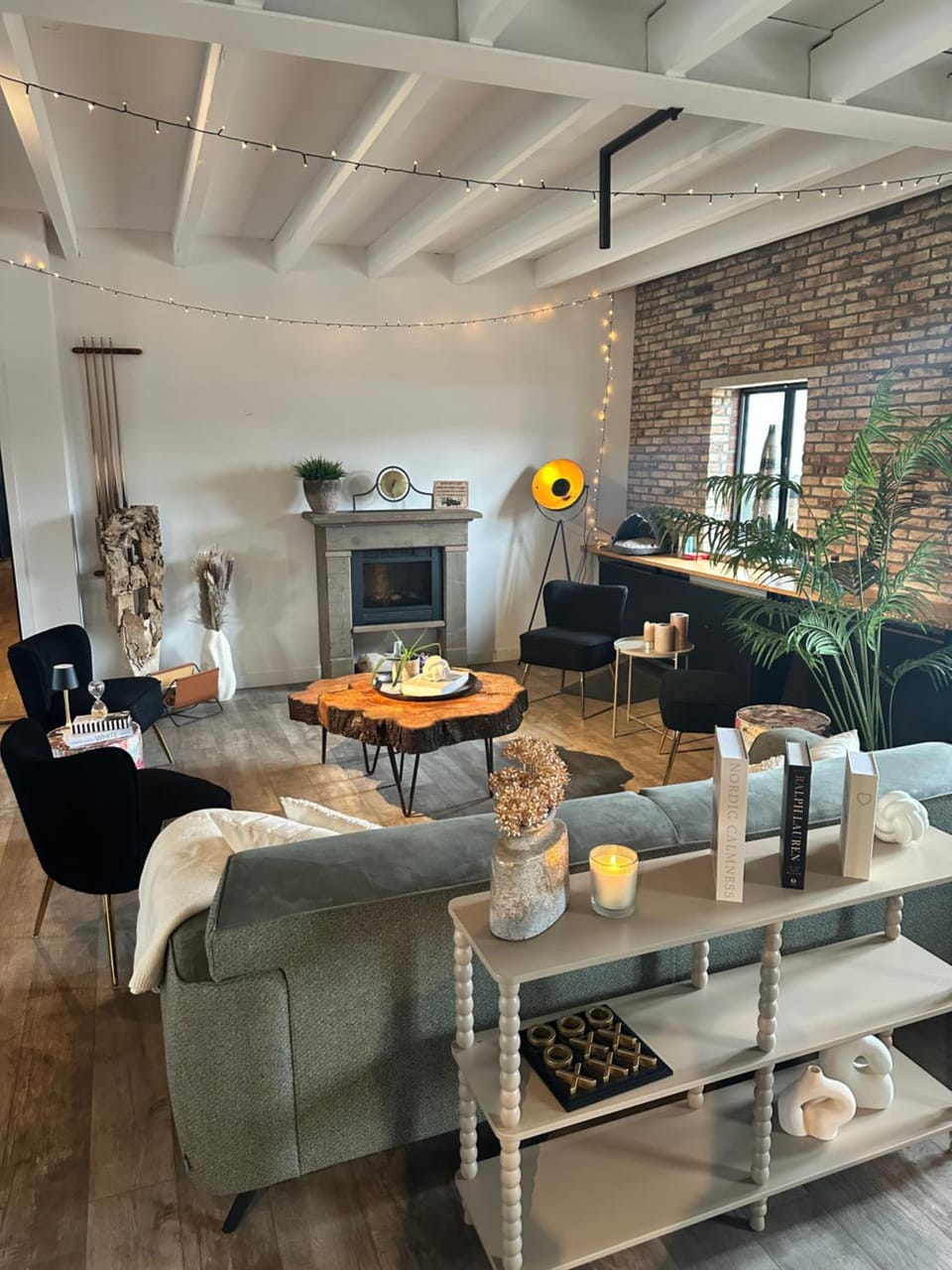 Living room, Seating area