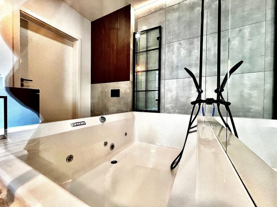 Hot Tub, Bathroom, Bath