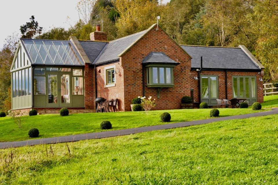 Property building, Day, Garden, Balcony/Terrace, Garden view