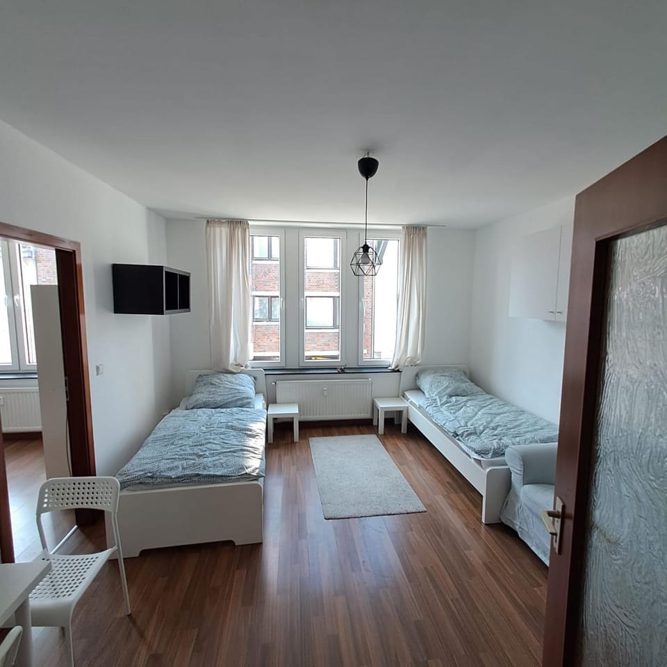 Bed, Photo of the whole room, Seating area, Bedroom