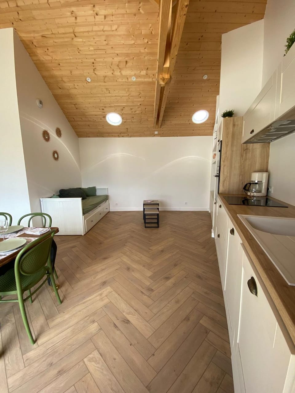 Kitchen or kitchenette, Living room, Dining area, stove