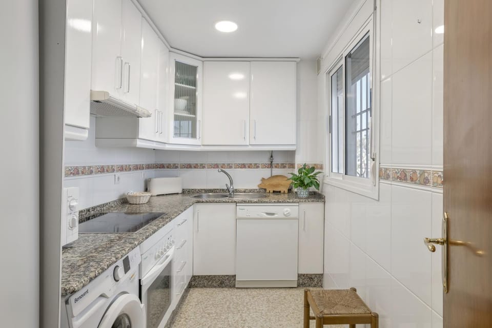 Kitchen or kitchenette, Living room