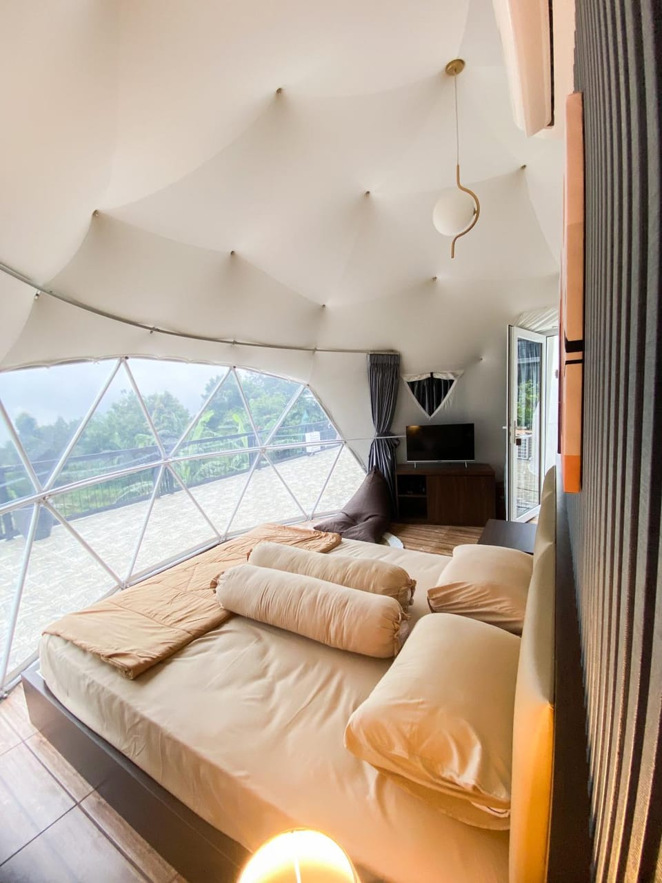 Baith Glamping Dome Capsule hotel in West Java