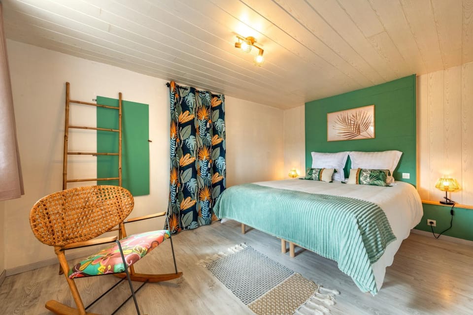 Living room, Bedroom