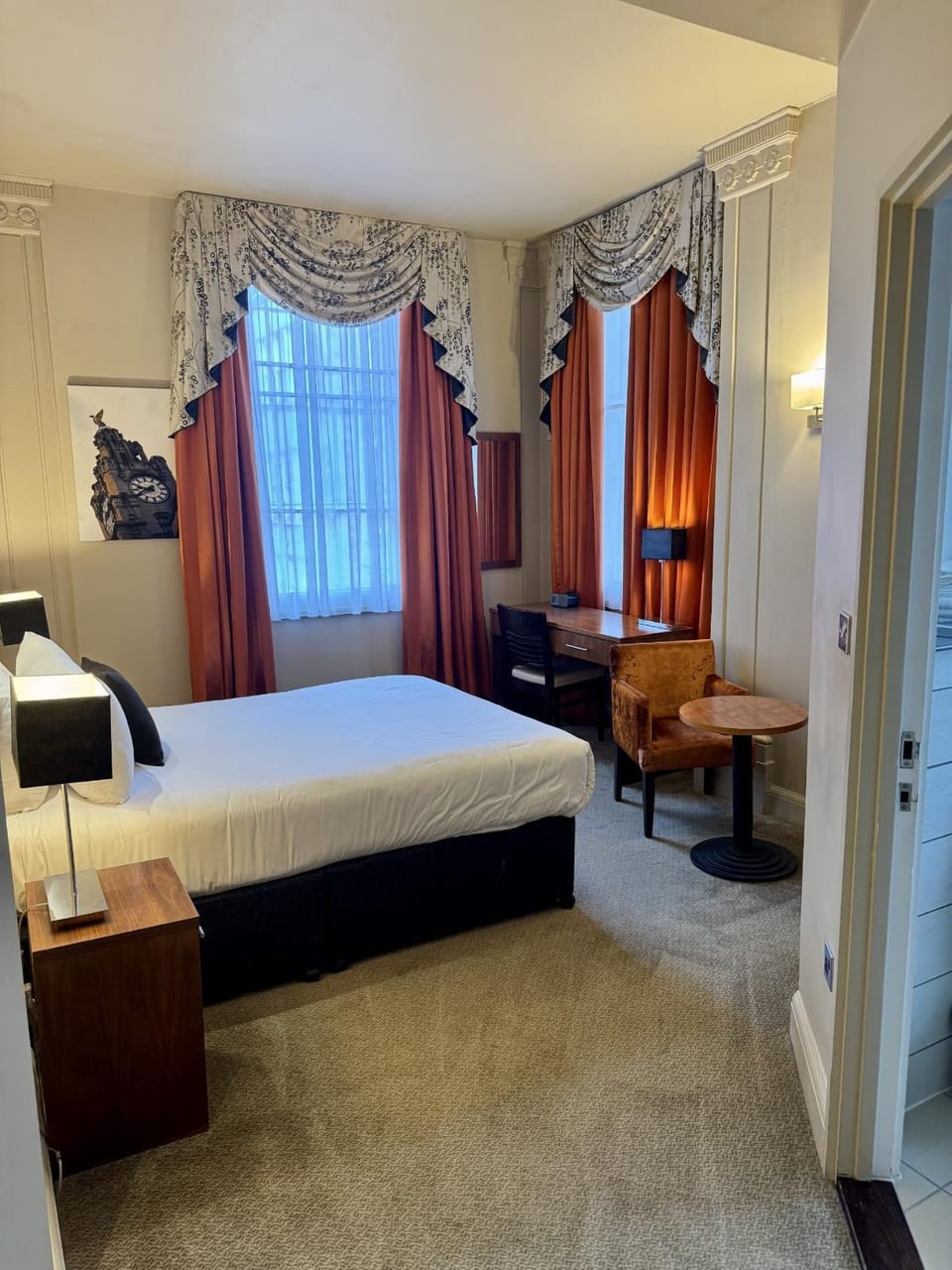 Bed, Photo of the whole room, Bedroom