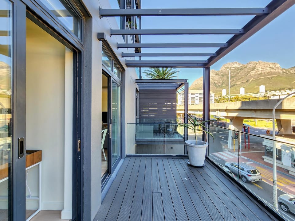 Balcony/Terrace, Mountain view
