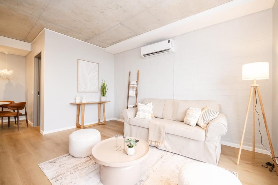 Living room, Seating area, air conditioner