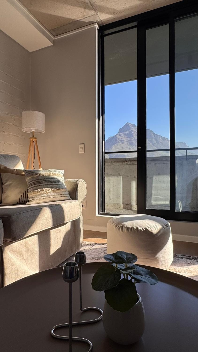 Living room, Mountain view