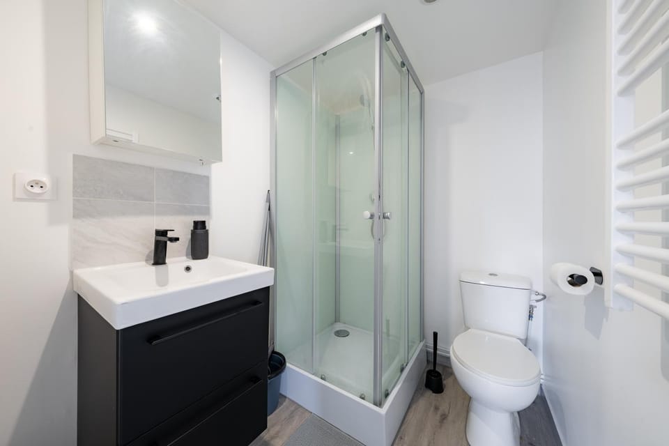 Shower, Bathroom