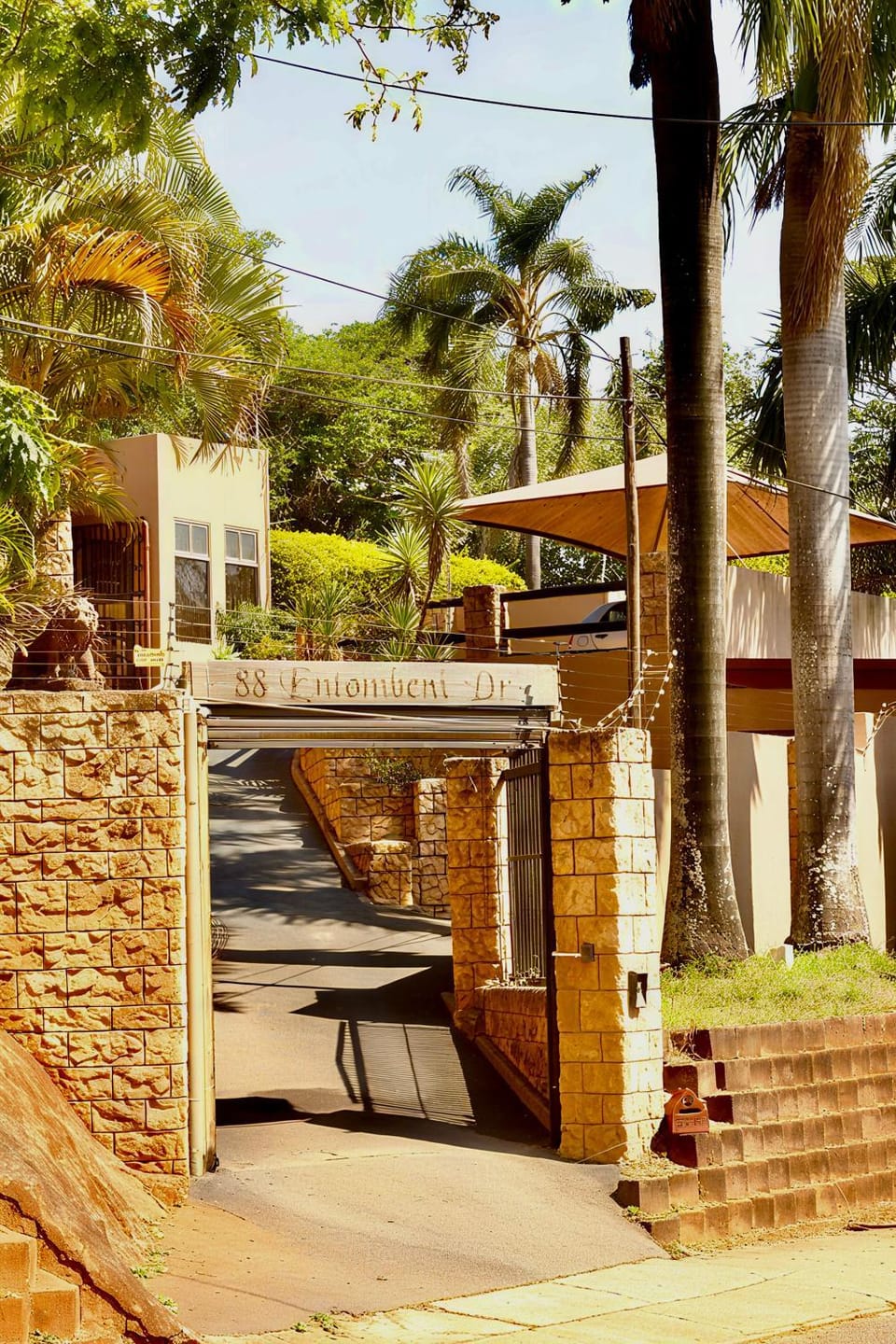 Property building, Facade/entrance, Day