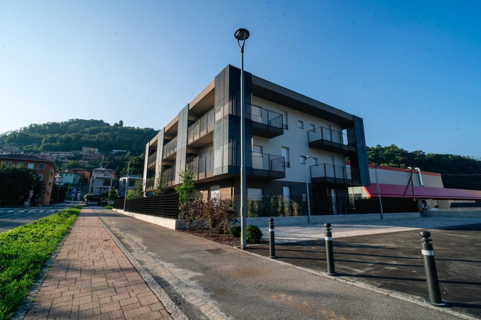 Property building, Neighbourhood, Street view