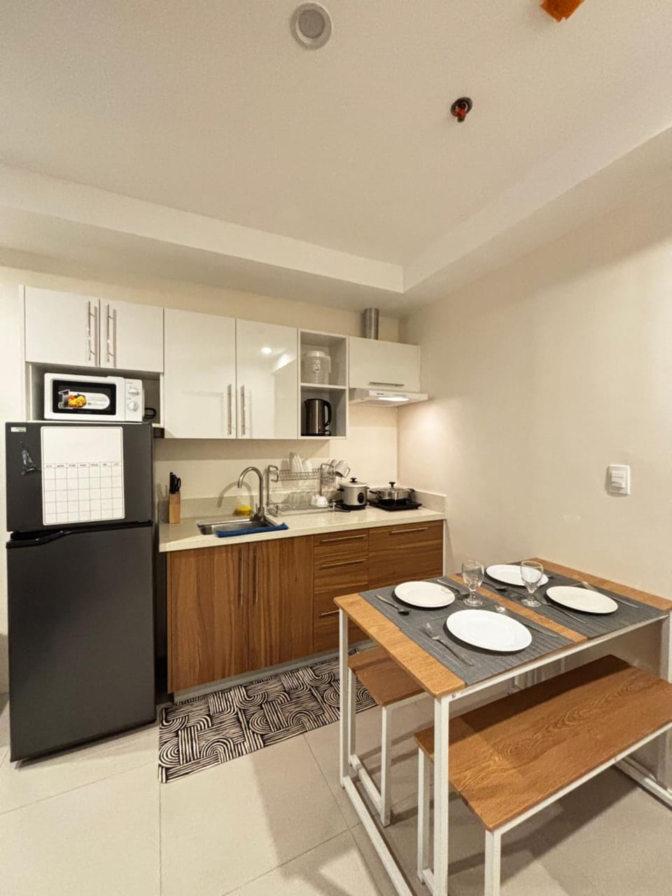 1BR Matina Enclaves a Walk to SM & DGT Apartment in Davao City