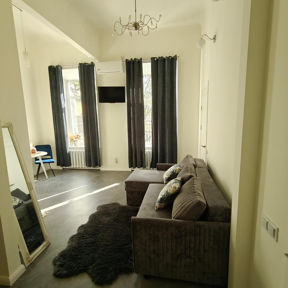 Bed, TV and multimedia, Living room, Photo of the whole room, Seating area