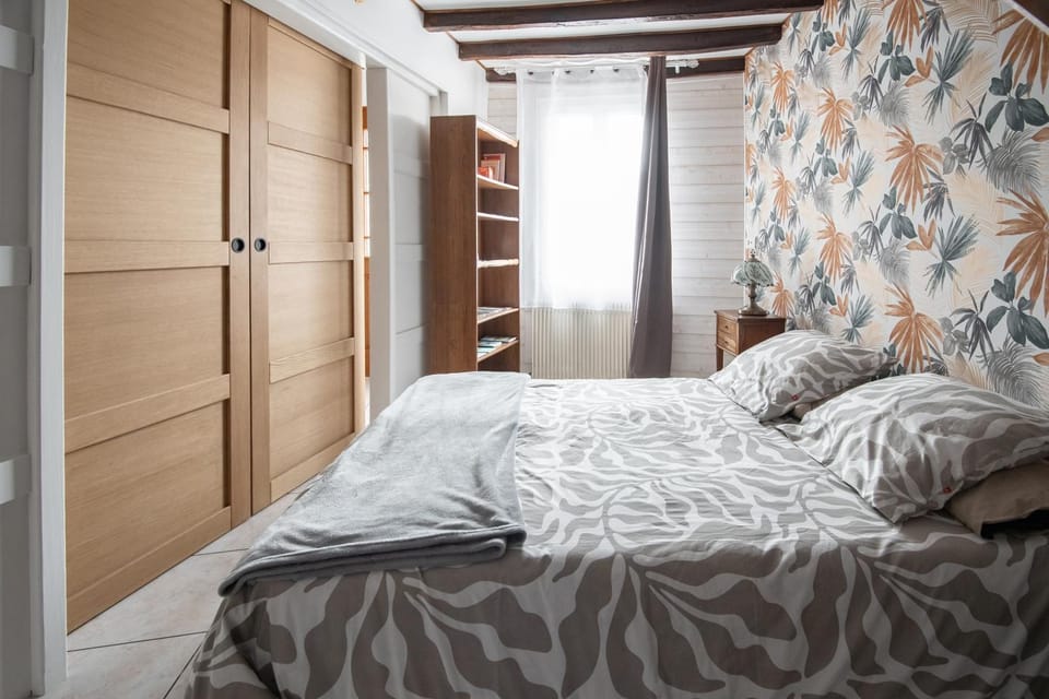 Living room, Bedroom