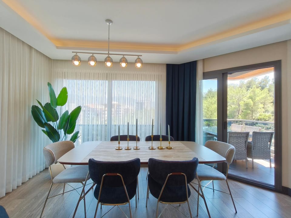 Balcony/Terrace, Living room, Seating area, Dining area