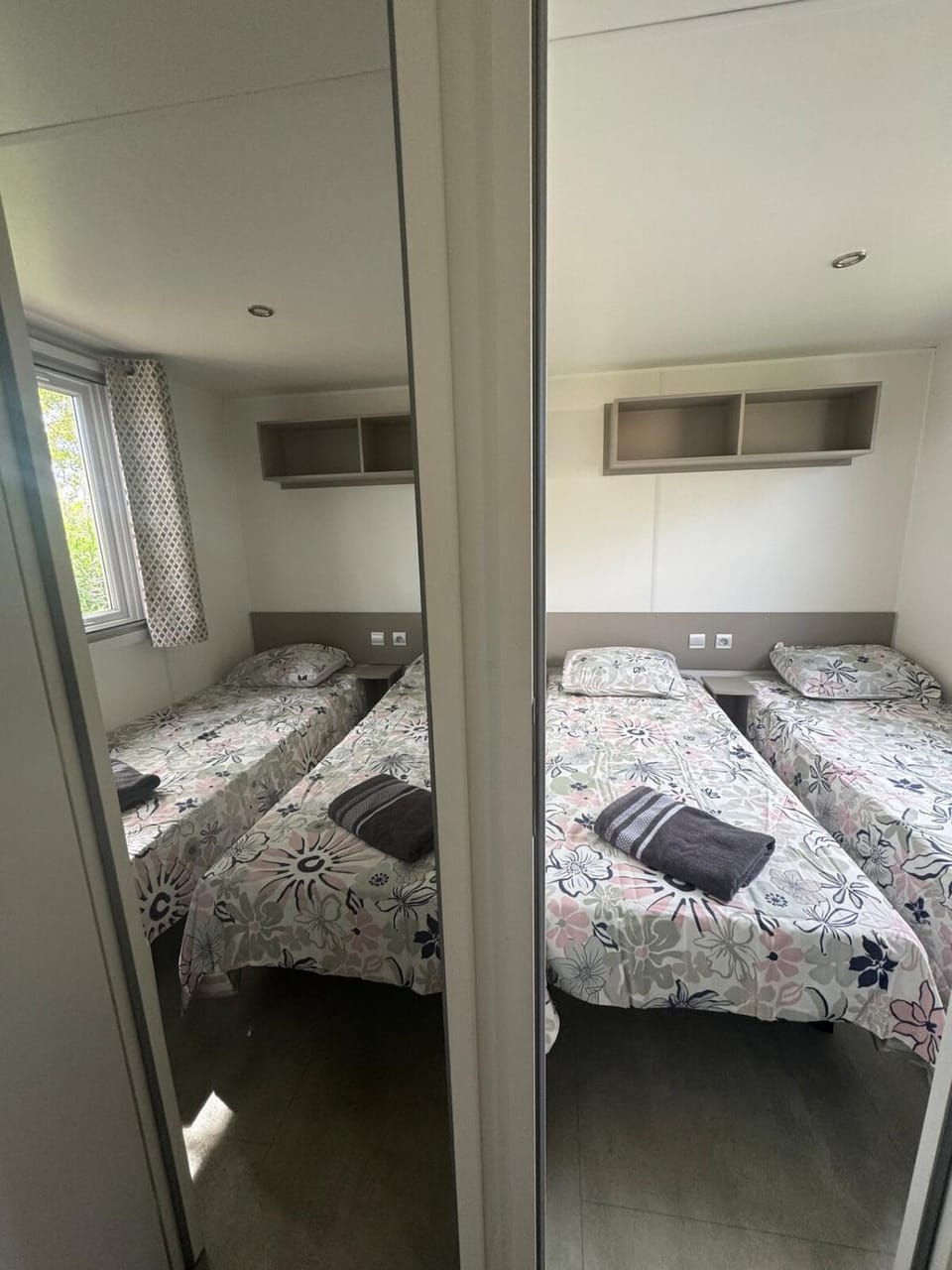 Bed, Photo of the whole room, Bedroom, wardrobe, air conditioner