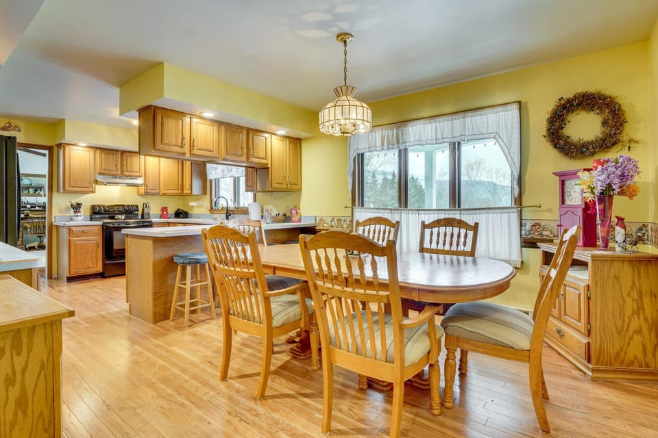 Home with Large Yard 8 Mi to Holiday Valley Resort House in Little Valley