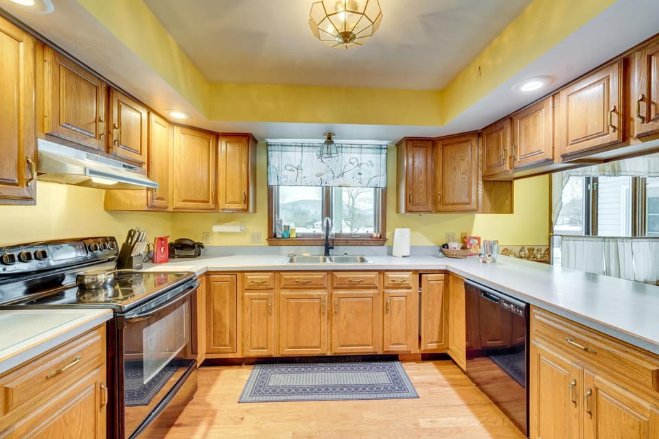 Ski Holiday Valley: Home w/ Trailer Parking! House in Little Valley