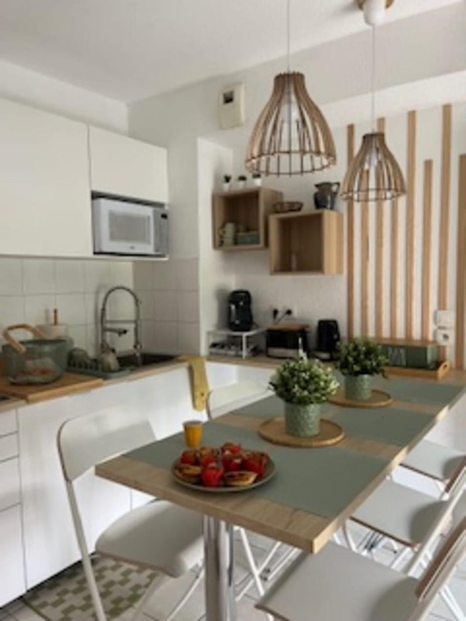 Charming apartment with 2 balconies Apartment in Antibes