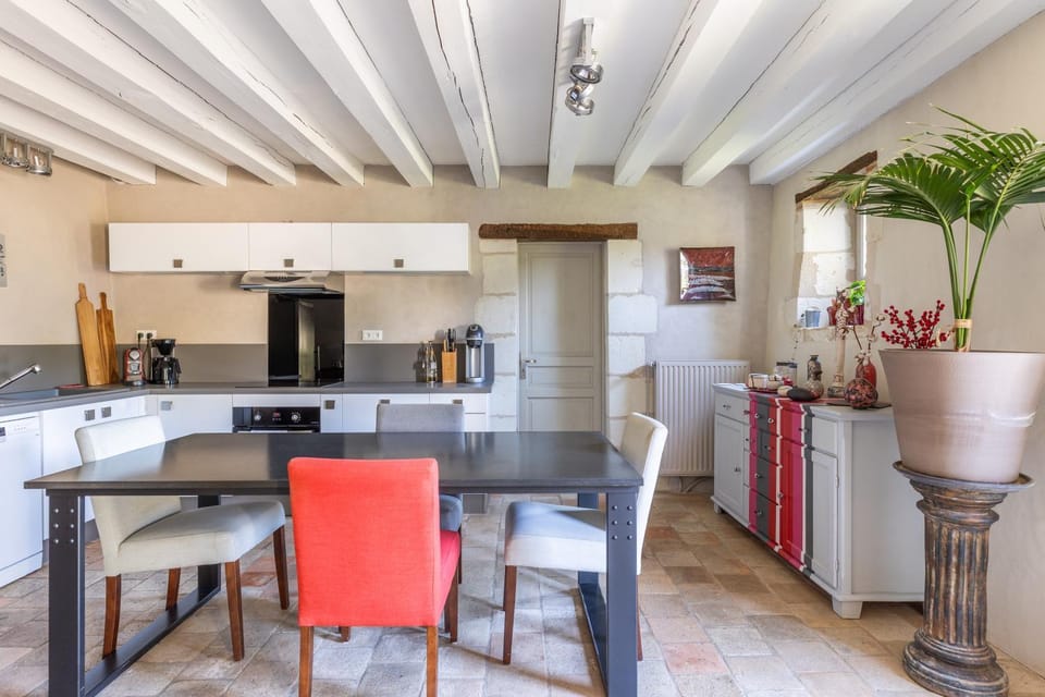 Property building, Kitchen or kitchenette, Living room