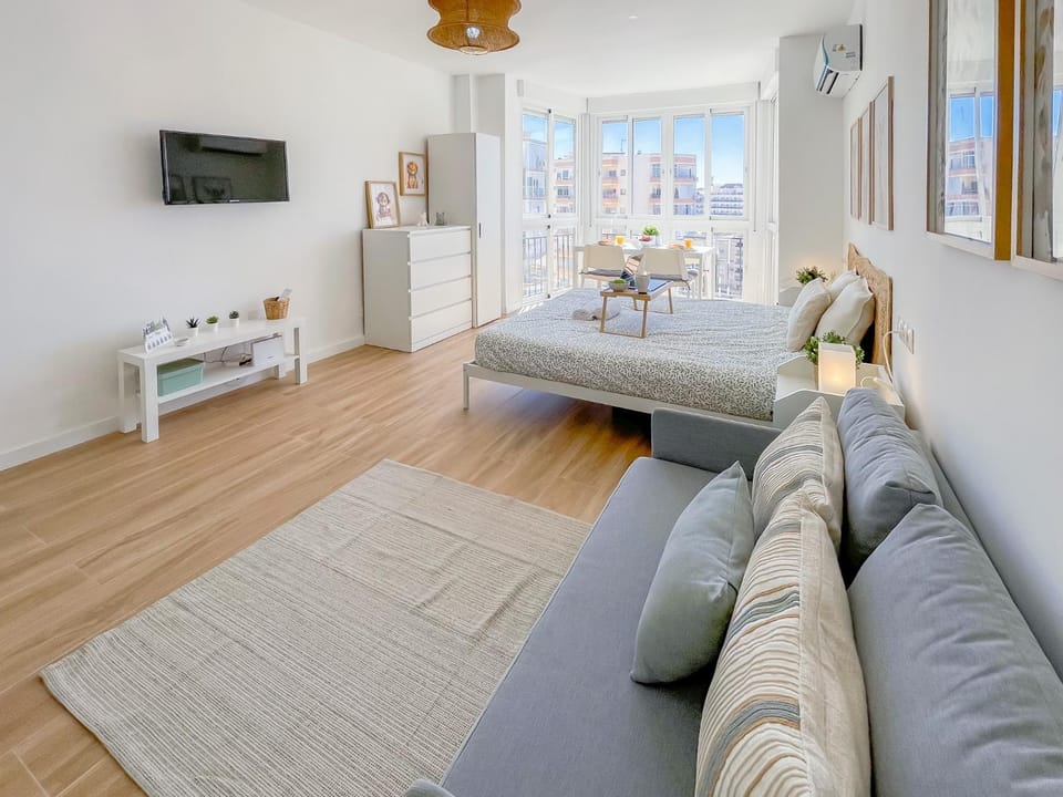 Communal lounge/ TV room, Bed, Living room, Bedroom, City view, City view
