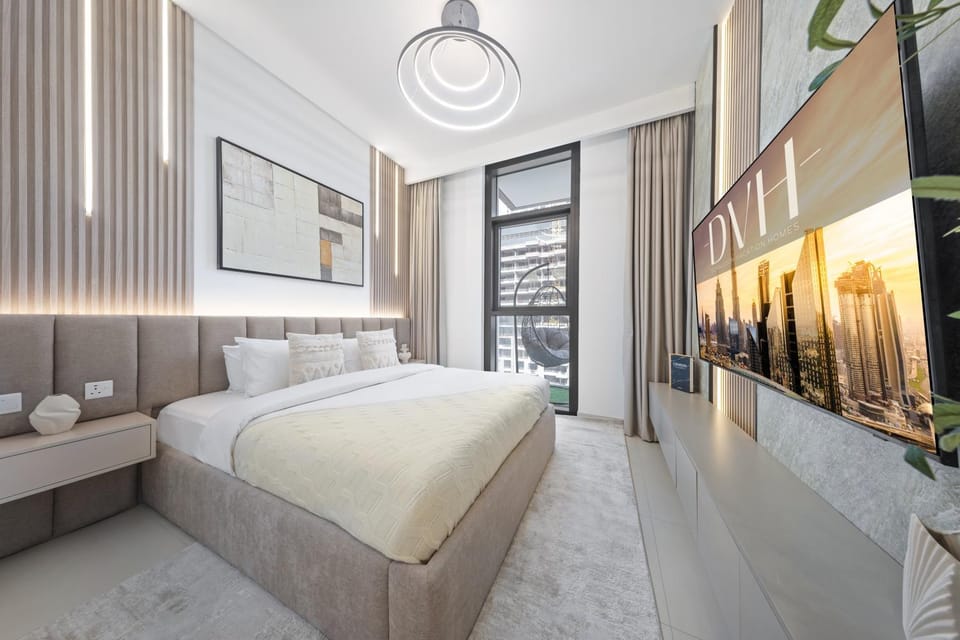 Bed, TV and multimedia, Bedroom