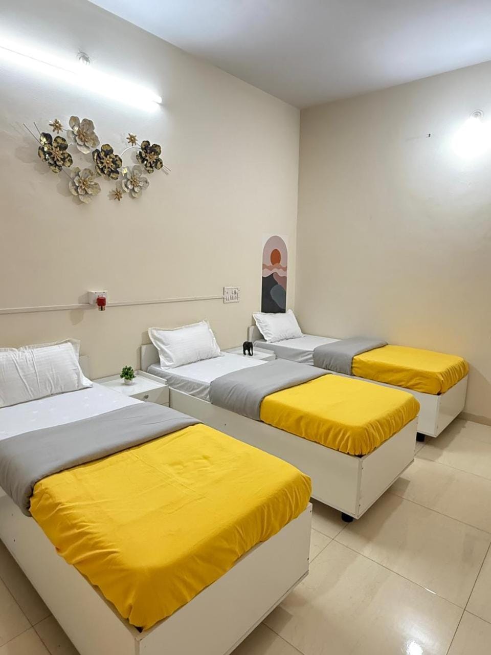 Elite Hostel- A Stay For Working Professional,Solo Traveller Hostel in Pune