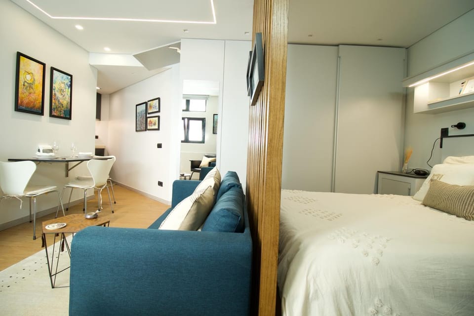 Bed, Living room, Photo of the whole room, Bedroom