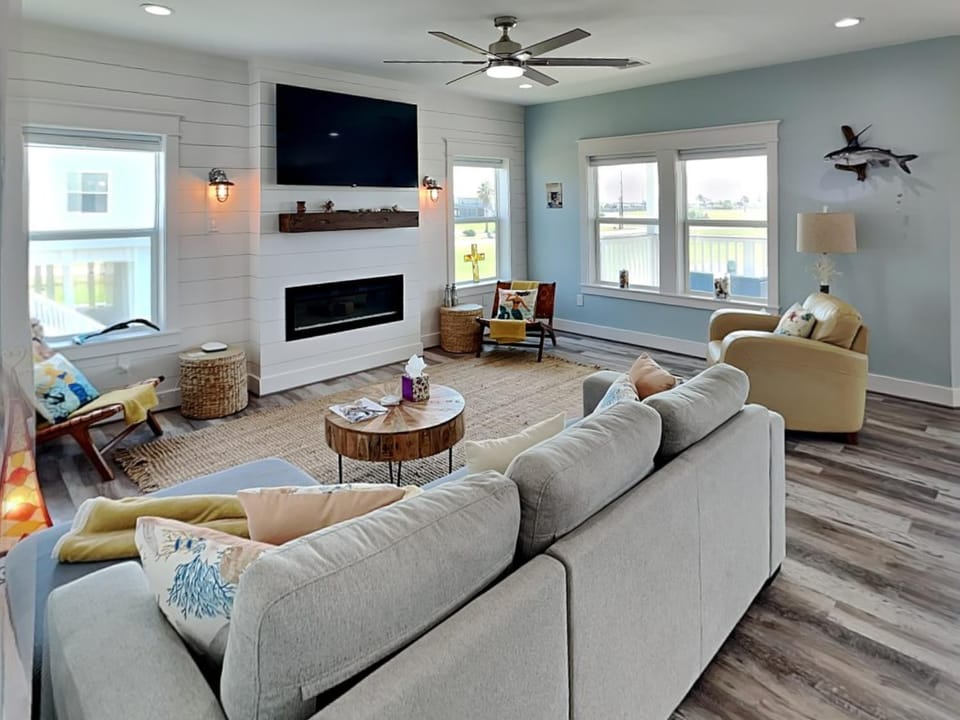 Mermaid Alley House in Hitchcock