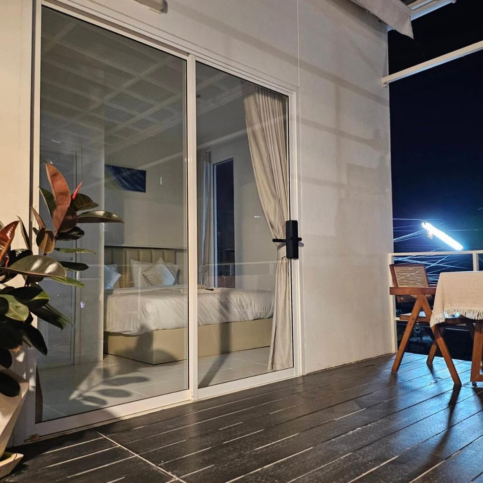 Treat Boutique HuaHin 94 Bed and Breakfast in Nong Kae