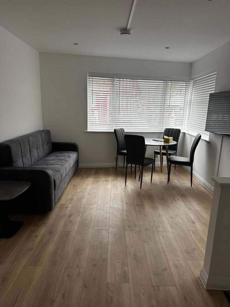 2 Bed Flat - Sleeps 2 - Parking - Wifi House in Weymouth
