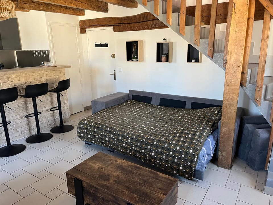 Duplex modern and cosy CDG, Astérix Apartment in Île-de-France